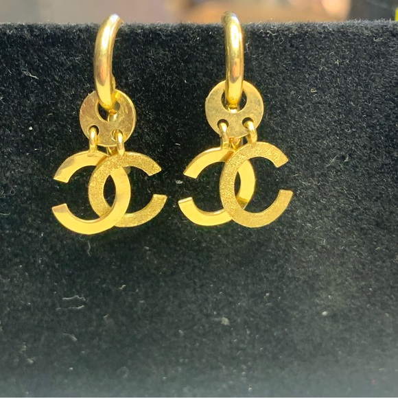 14K Solid Gold Logo Hoop Earrings. Marked 14k and teated. Perfect shape! 🩷
